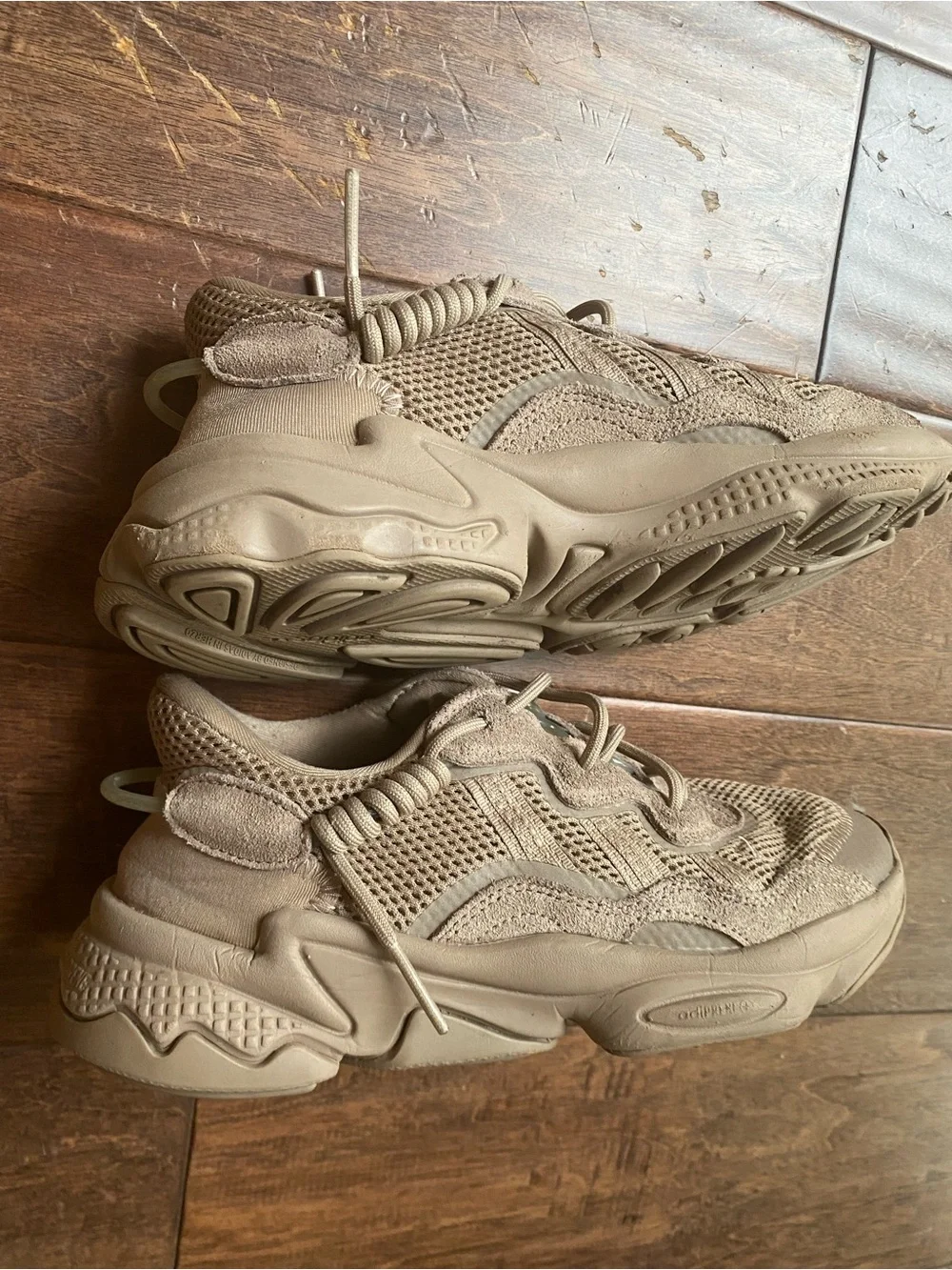 Adidas Ozweego Sneakers women’s size 6